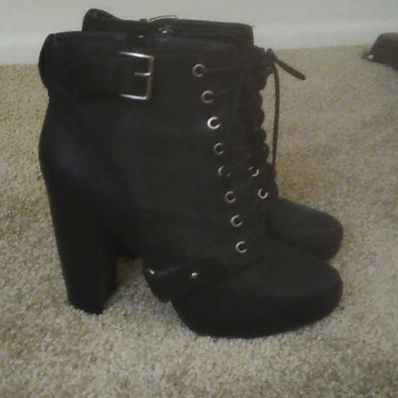 Lace up boots - Picture 3 of 5